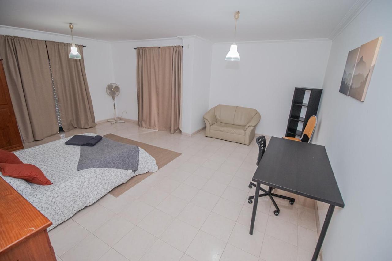 Charming Private Rooms In An Apartment A2 Penha - District de Faro Extérieur photo